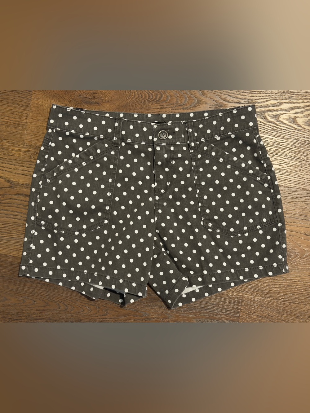Supplies by Union bay. Alix 5” stretch shorts. Sz 10. Galaxy Grey Dot.